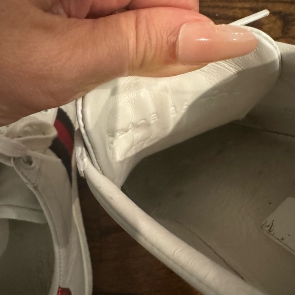 🌸 SOLD 🌸 Gucci Loved Sneakers. Size 6 - Picture 2 of 5
